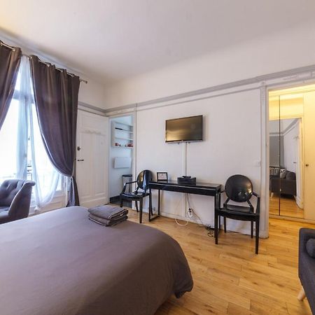 Appartamento Private Studio - Avenue des Champs-Elysées Parigi Esterno foto