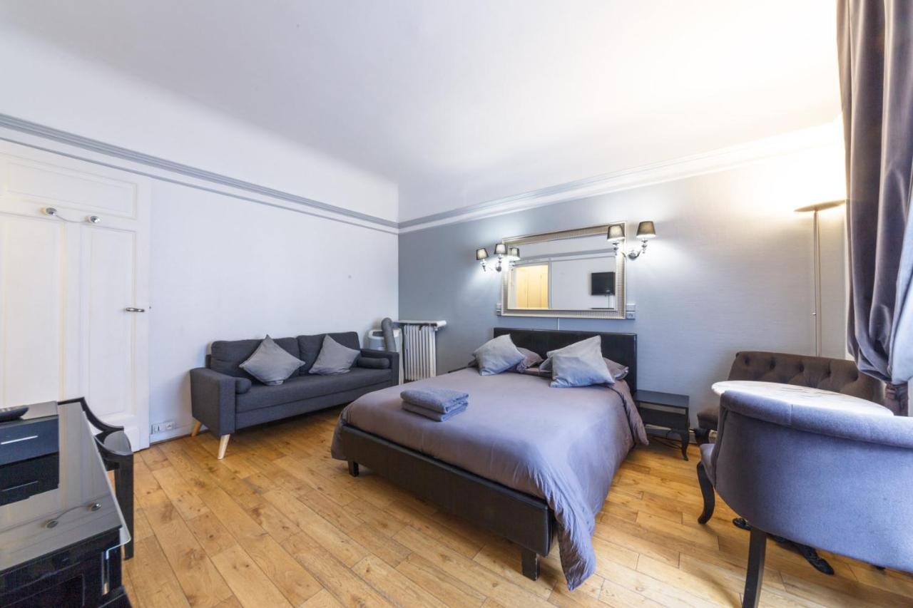 Appartamento Private Studio - Avenue des Champs-Elysées Parigi Esterno foto